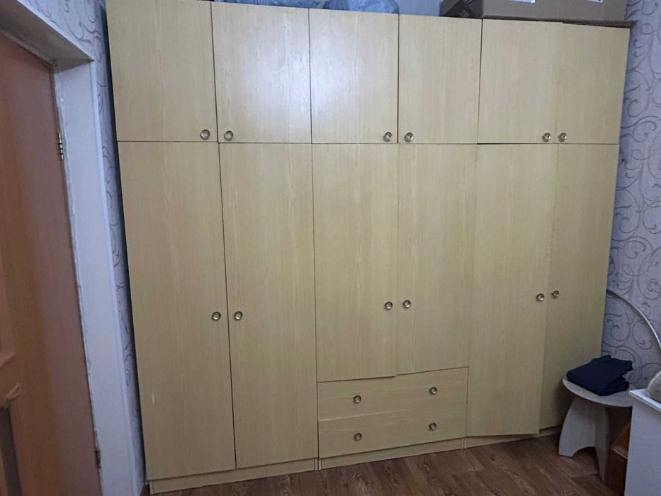 продам шкаф из трех секций