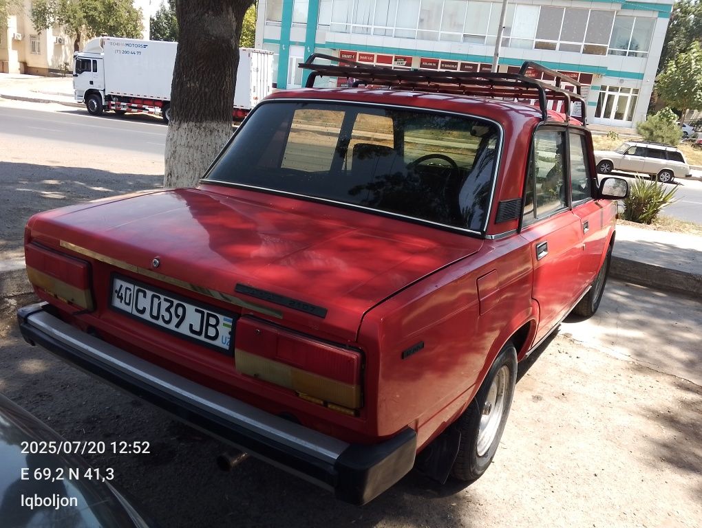 Jiguli 2105 sotiladi  xolati yaxshi