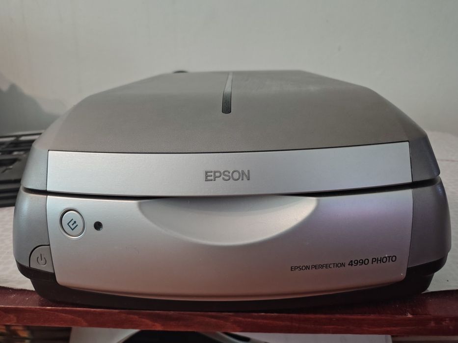 Продам фото сканер EPSON  PERFECTION 4990 PHOTO