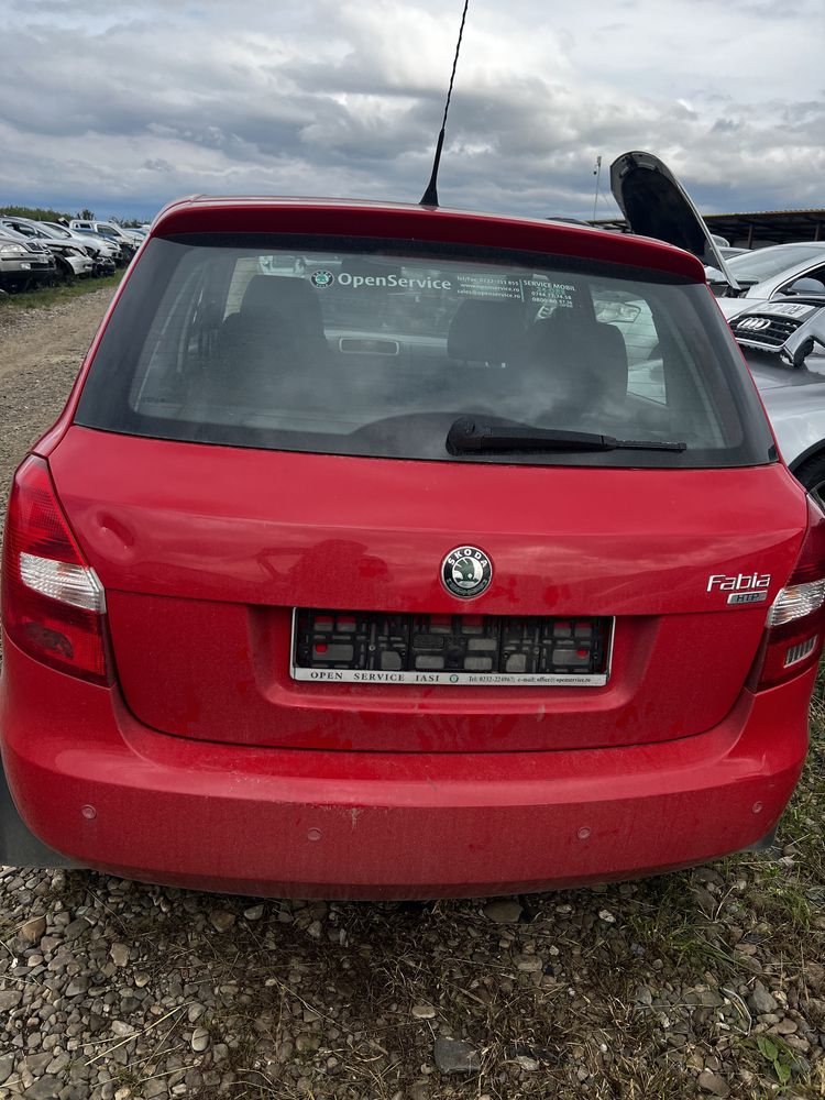 Dezmembrez skoda fabia 2009