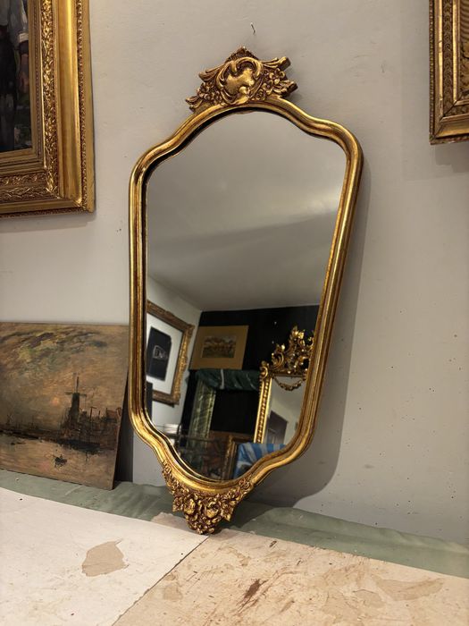 Oglindă lemn sculptat, aurire schlagmetal, restaurată 66×33 cm