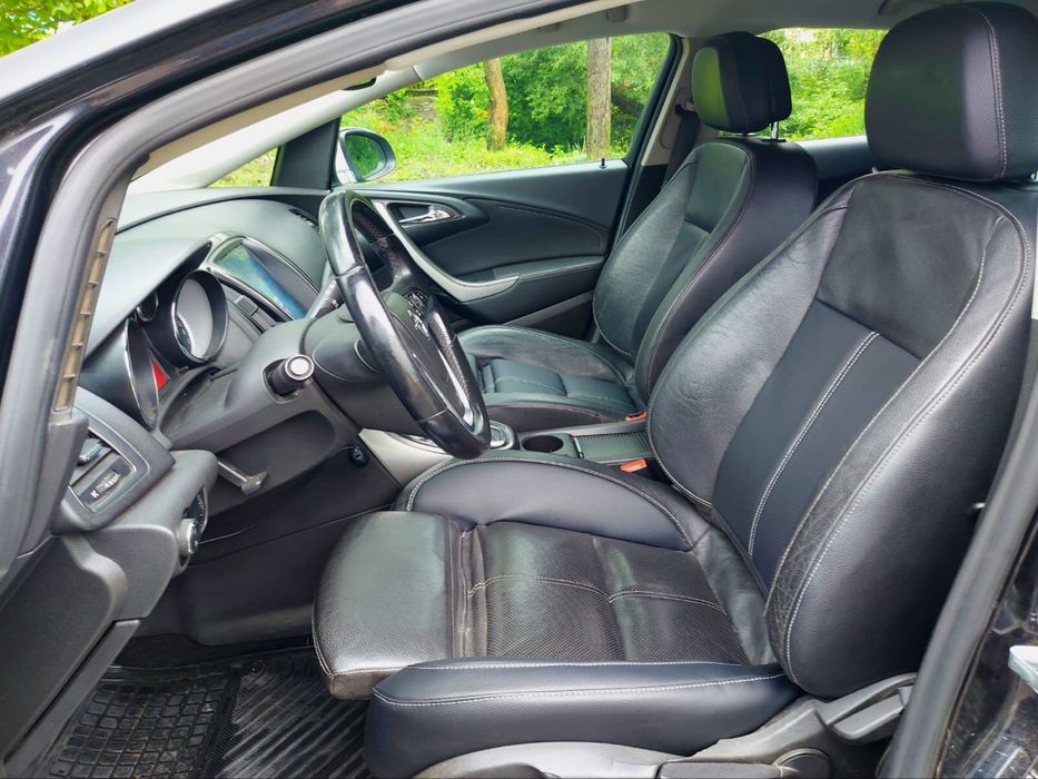 Opel Astra J .2.0 Diesel ,Automata 165CP , piele , navi , camera 2011