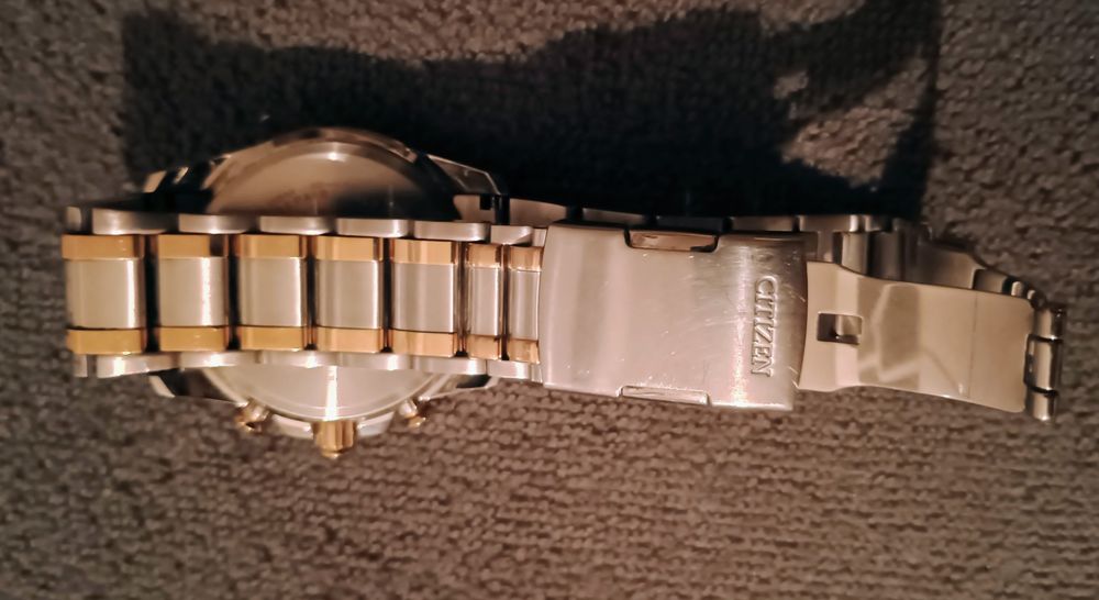 Ceas cronograf Citizen Eco Drive Radio Solar E650 
Angre