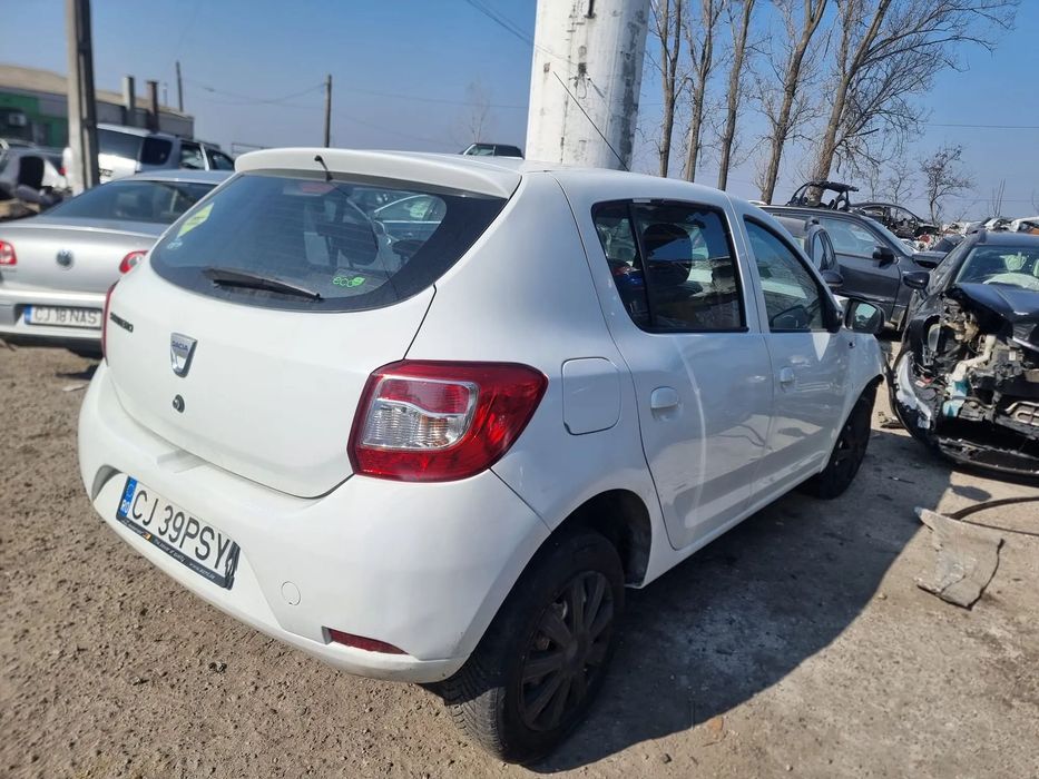 Bara spate armatura haion portbagaj stop tripla oglinda usa portiera stanga dreapta ceasuri bord spira volan nuca schimbator ansamblu stergatoare scaune bancheta panou de clima plafon parasolar plafoniera vas lichid parbriz broasca macara motoras geam rad