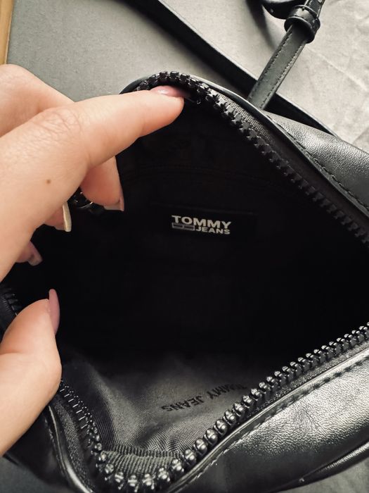 Geanta crossbody Tommy Jeans