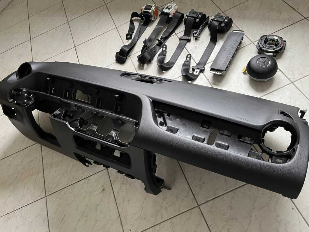 Mercedes Benz EQA kit airbag - plansa de bord - centuri de siguranta