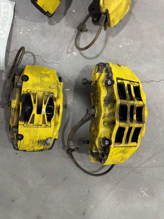 Набор тормозных суппортов stoptech