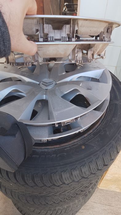 Зимни гуми със джанти 16" цола за Ситроен Пежо