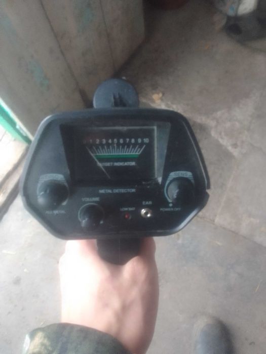 Продам металоискатель