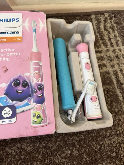 Електрическа  четки за зъби Philips sonicare+UVлампа/зарядно/глави