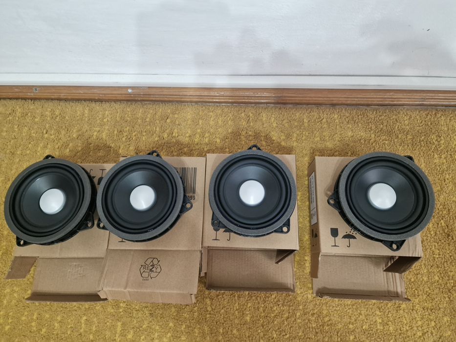 Boxe usi , tweeterele, boxa centrala harman kardon