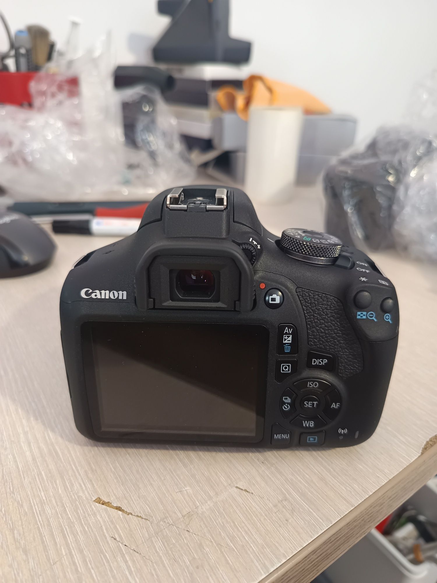 Aparat foto DSLR Canon EOS 2000D,24.1 MP, Negru +  EF-S 18-55mm IS II