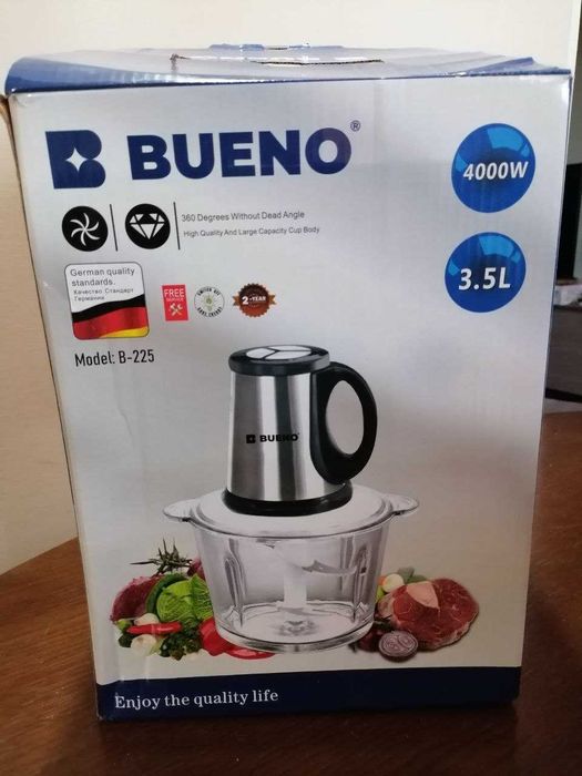 Посуда и комбайн