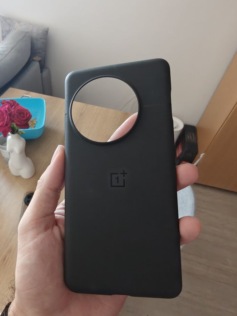 OnePlus 13 black 12 / 256 GB - 1400лв.