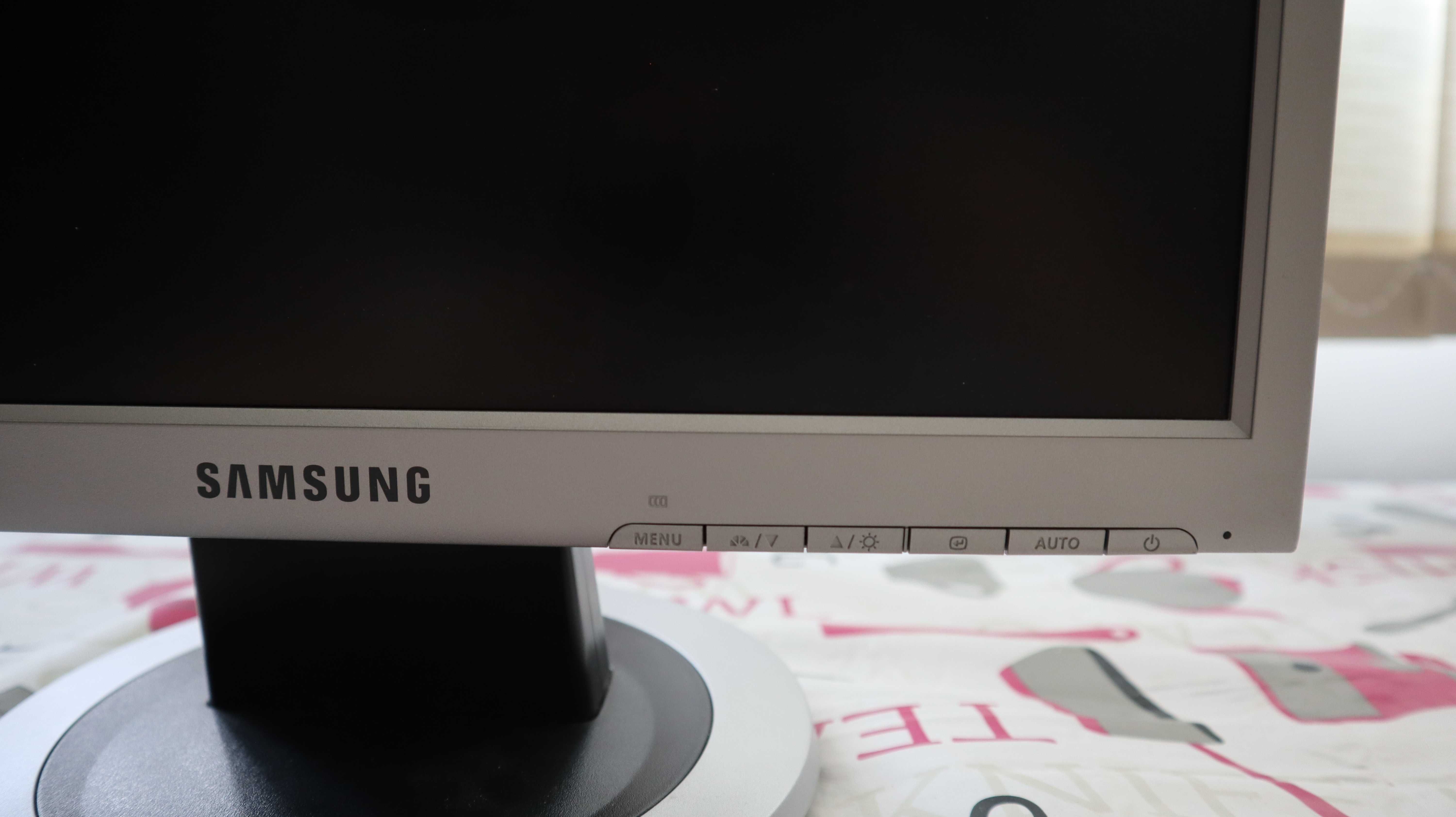Монитор Samsung 710N 17 инча