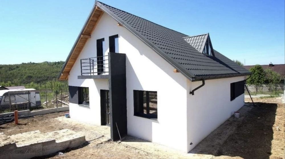 Producatori de case pe structura metalica invelite cu panou sandwich