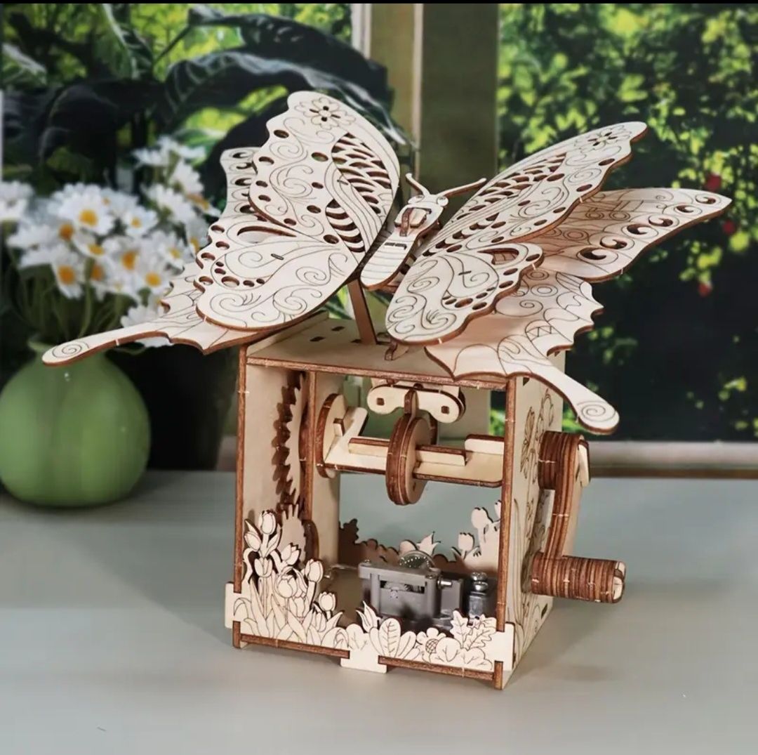3D Дървен пъзел/ Музикална кутия / Пеперуда с движещи се крила