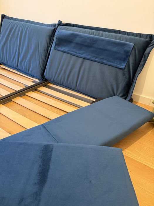 Vand Pat Nou Tapitat Catifea Bleu 200x160 cu spatiu depoItare- 950 Lei