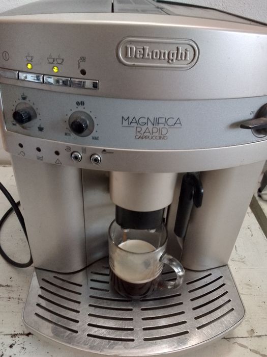 Espresor cafea DeLonghi magnifica rapid capucino