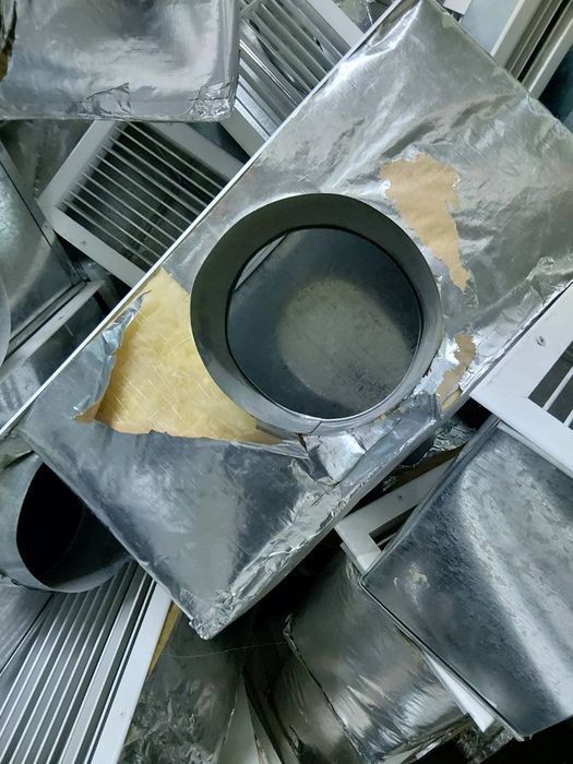 Продавам таванни въздуховоди