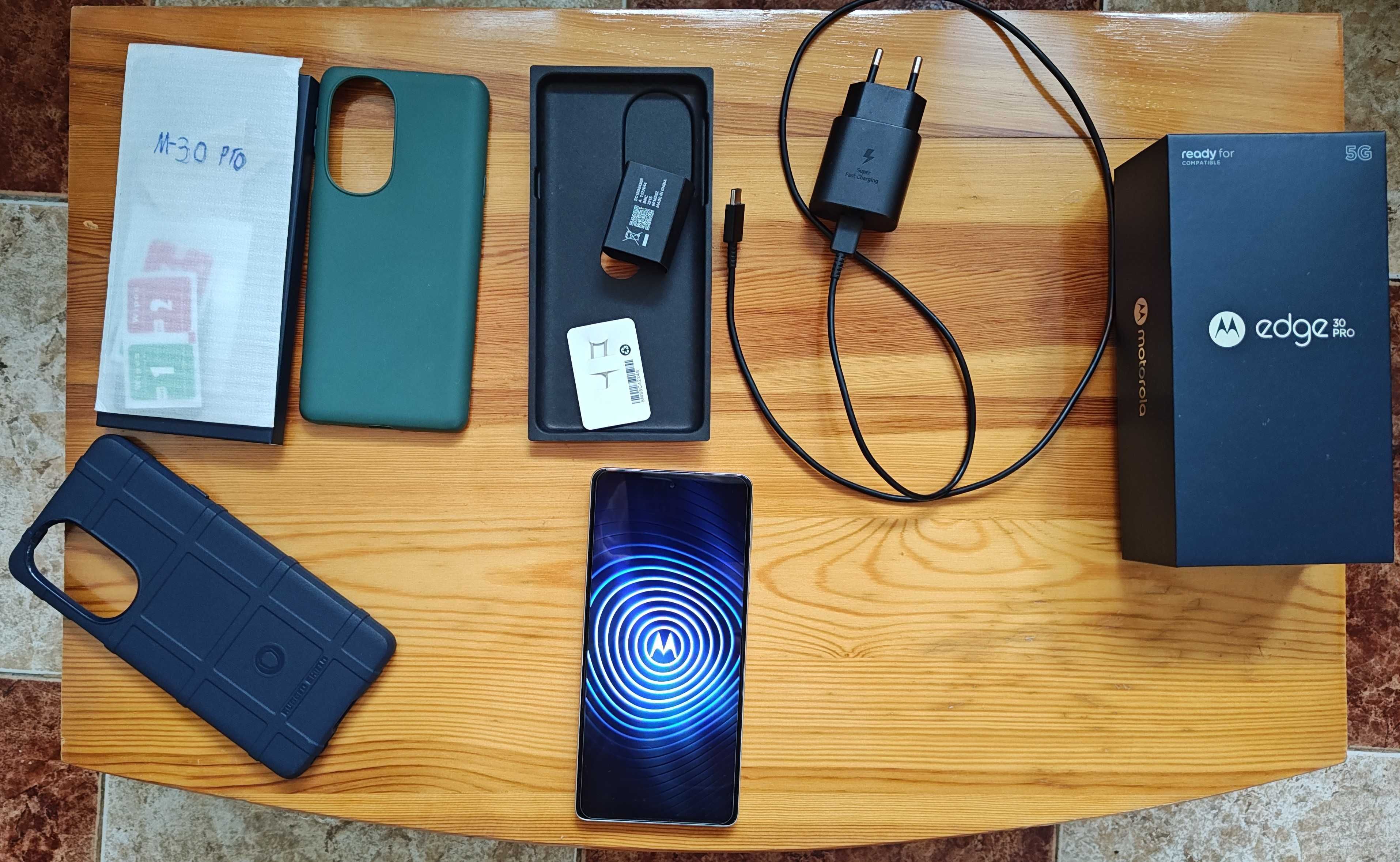 Motorola Edge 30 Pro | Snapdragon 8 Gen 1 | 256 GB ROM | 12+12 GB RAM