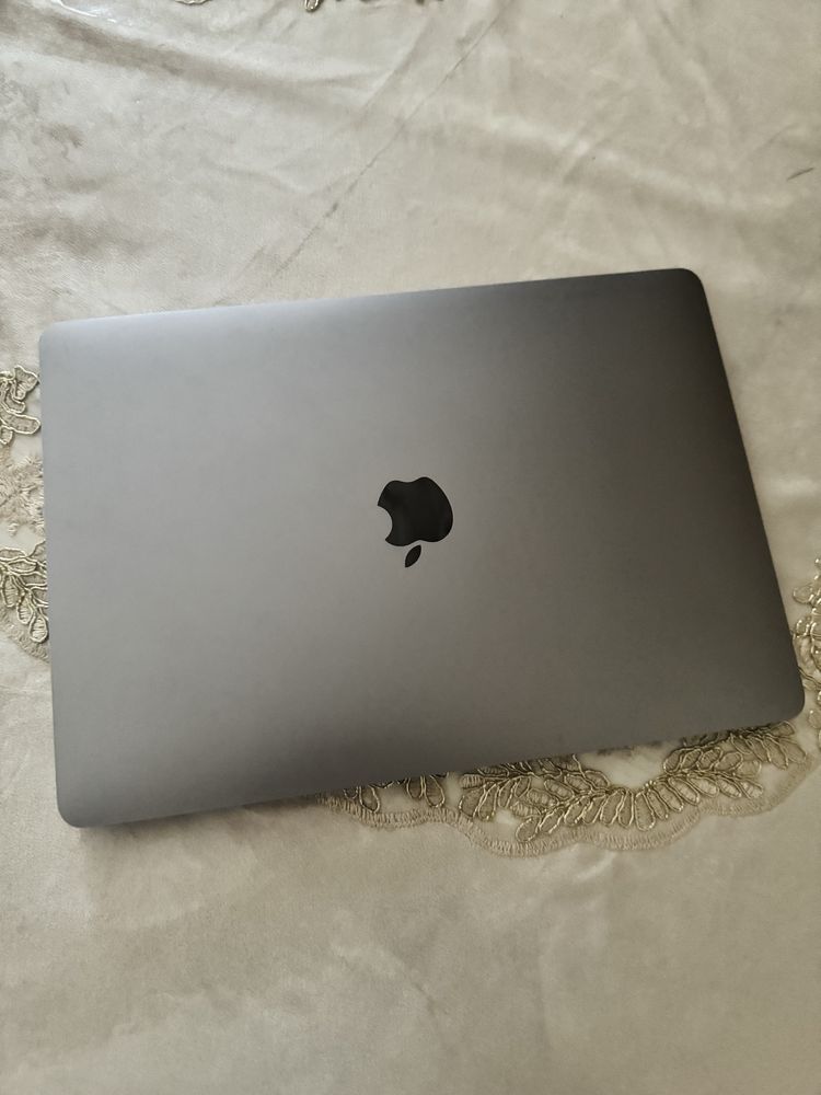 Macbook Pro 13 2019 A1989