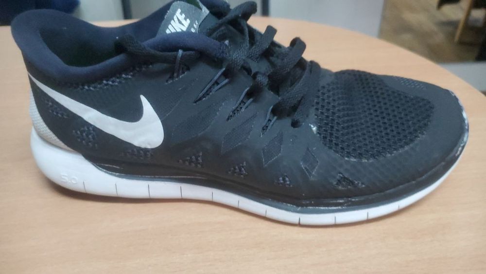 Кроссовки Найки, Адидас