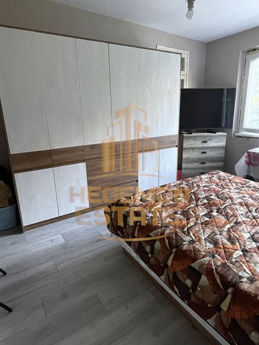 Продава се Четиристаен апартамент в Варна, Възраждане 4 - 122 кв.м за 1681 €/кв.м - Снимка #2
