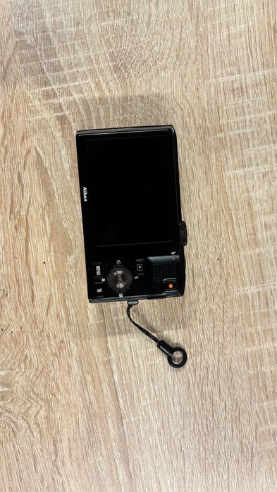 Nikon coolpix S8100