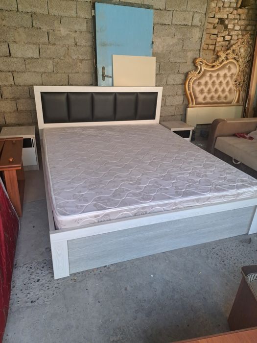 продам двух спальни кровать + 2 тумба отличное состояние