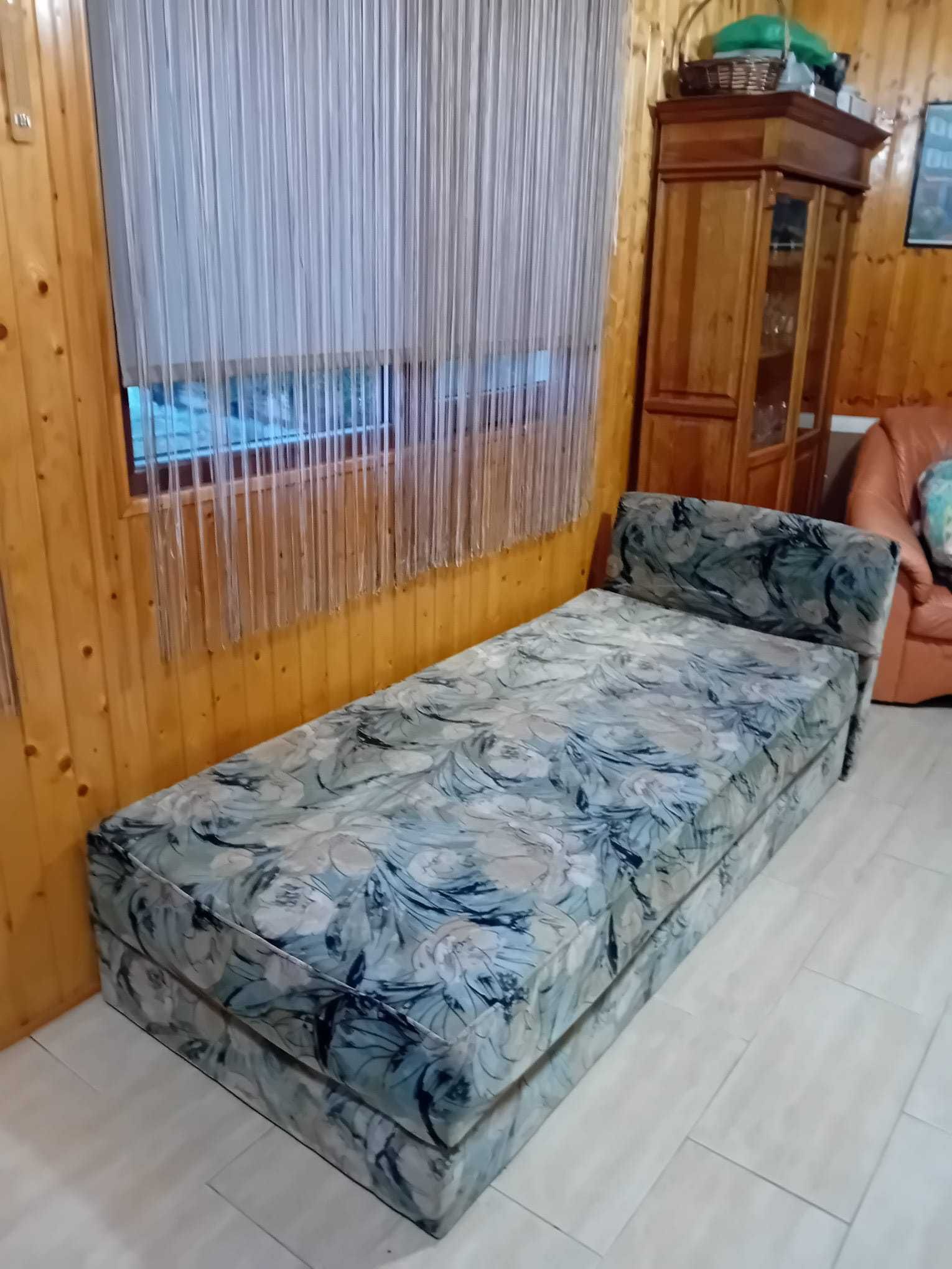 Vand pat pentru o persoana, calitate superioara, rabatabil