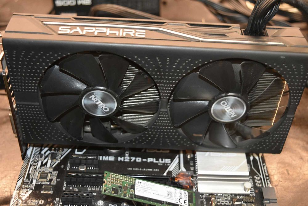 Видео карта Sapphire Nitro Radeon RX470 8GB GDDR5 - неработеща перка