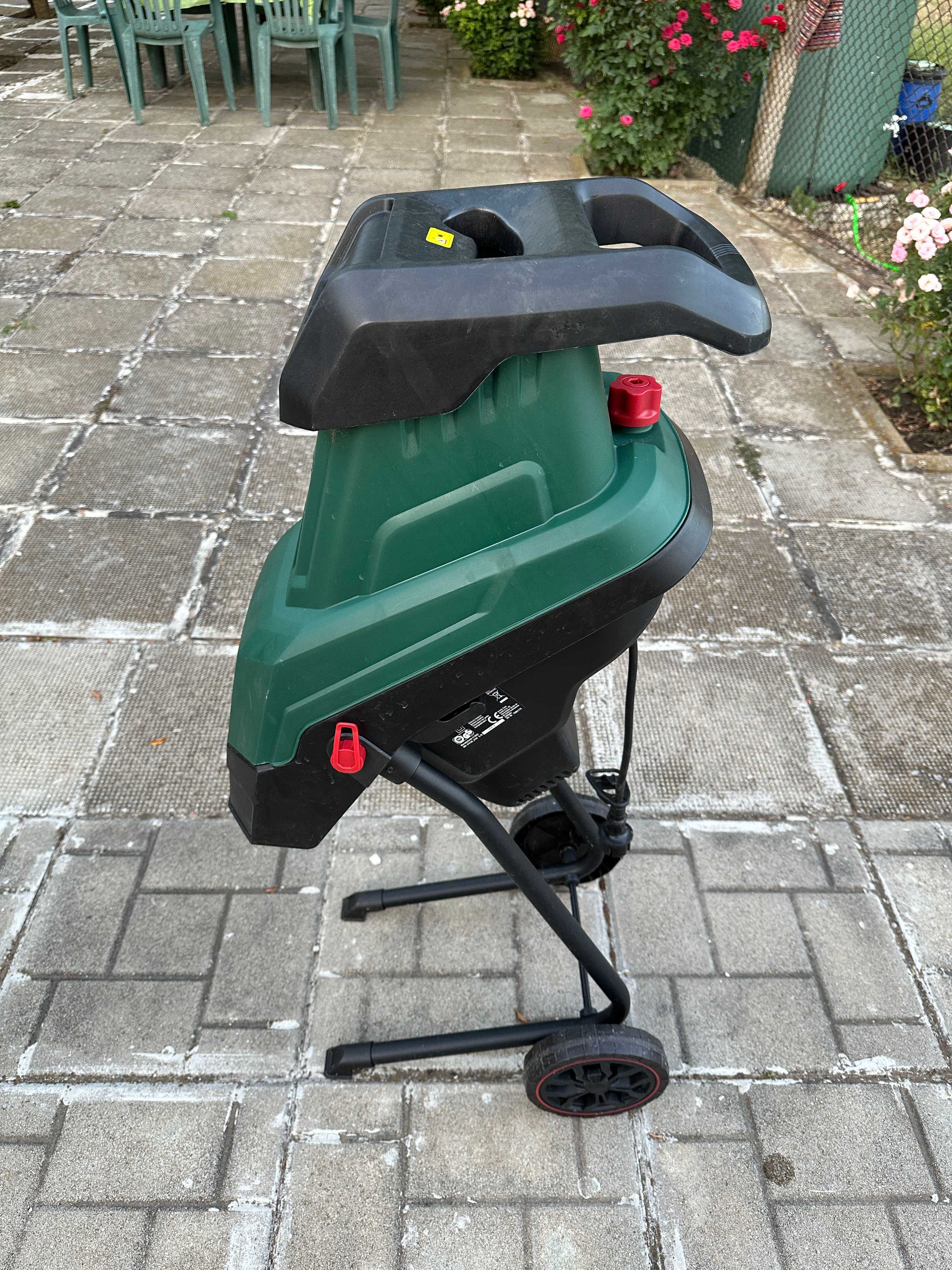 Дробилка за клони / шредер за клони PARKSIDE PMH 2400 B2
