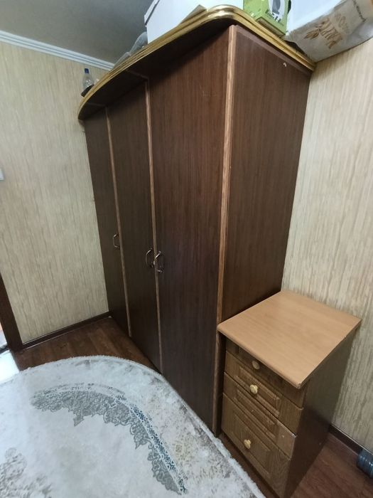 Продаётся комод детская кроватка шифоньер и кровать