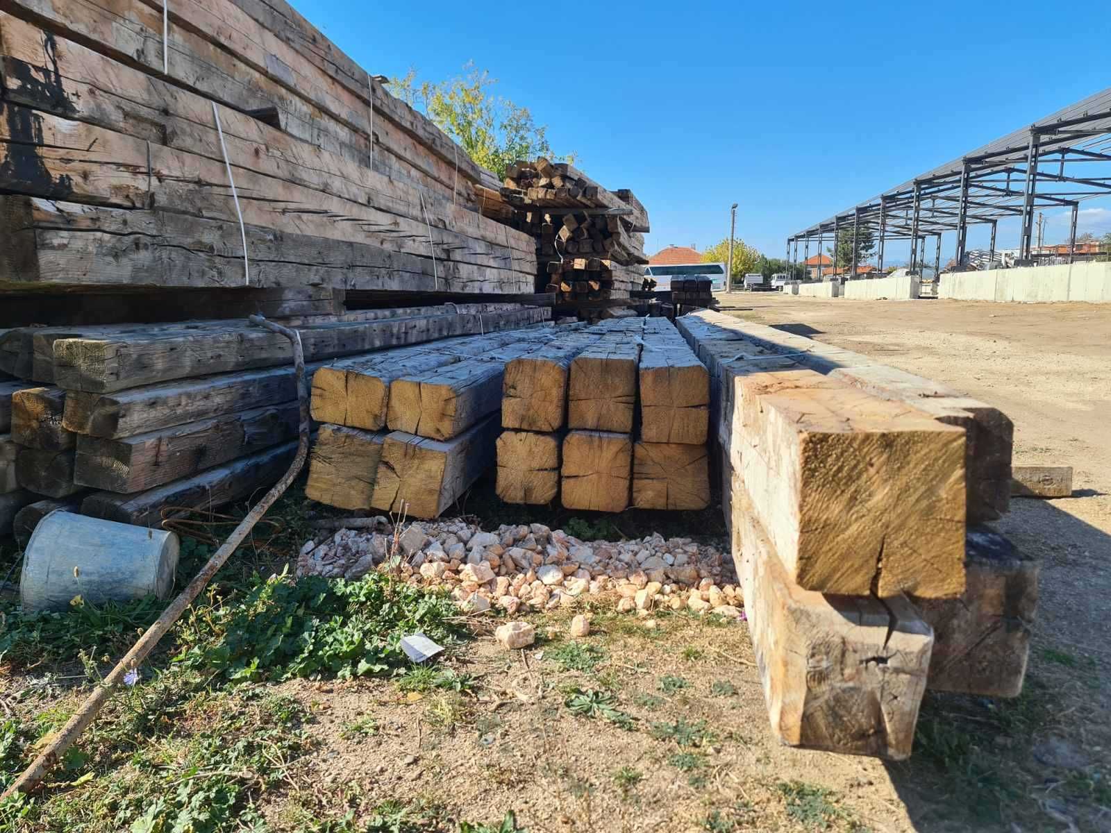 7 метра греди за продажба- 100 годишни. Стари дървени греди.