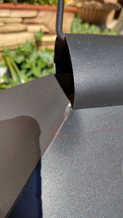 Винтидж поставка за свещ. Дървена къщичка с метален покрив с отвор