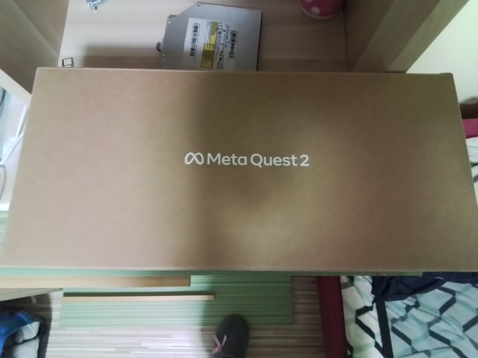 Продавам VR очила на Meta Quest 2 .256 GB