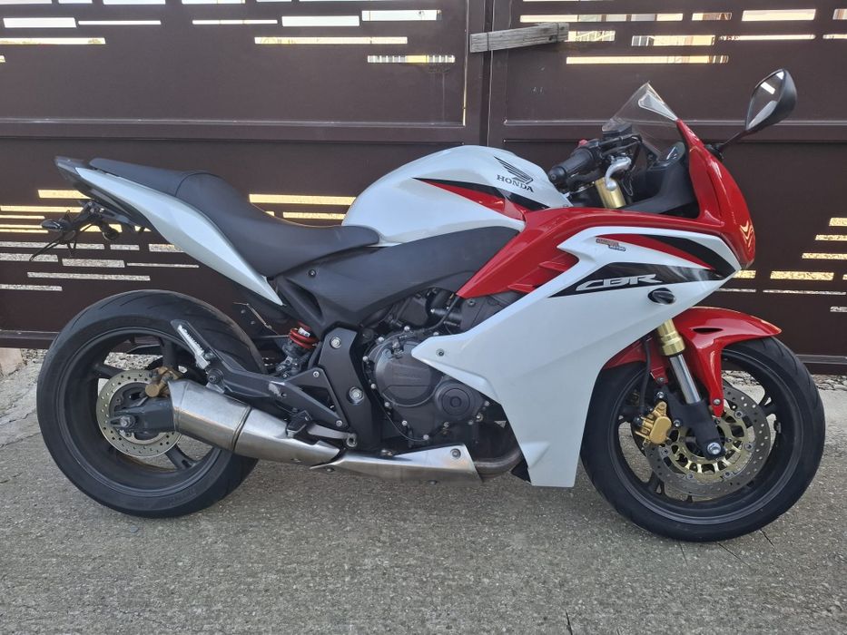 Moto M Parts Ploiesti vinde Honda Cbr 600 F model 2011.