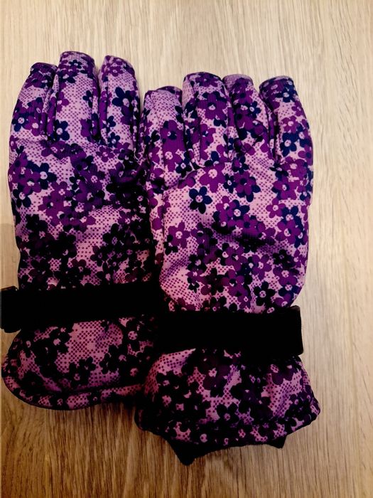 Vând manusi impermeabile pt copii