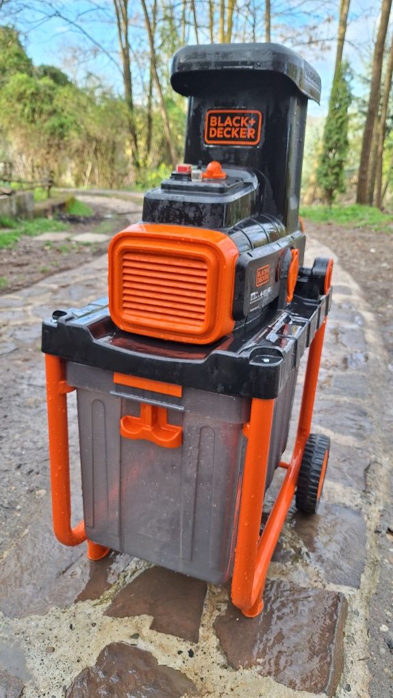 Tocător resturi vegetale BLACK &DECKER 2800W