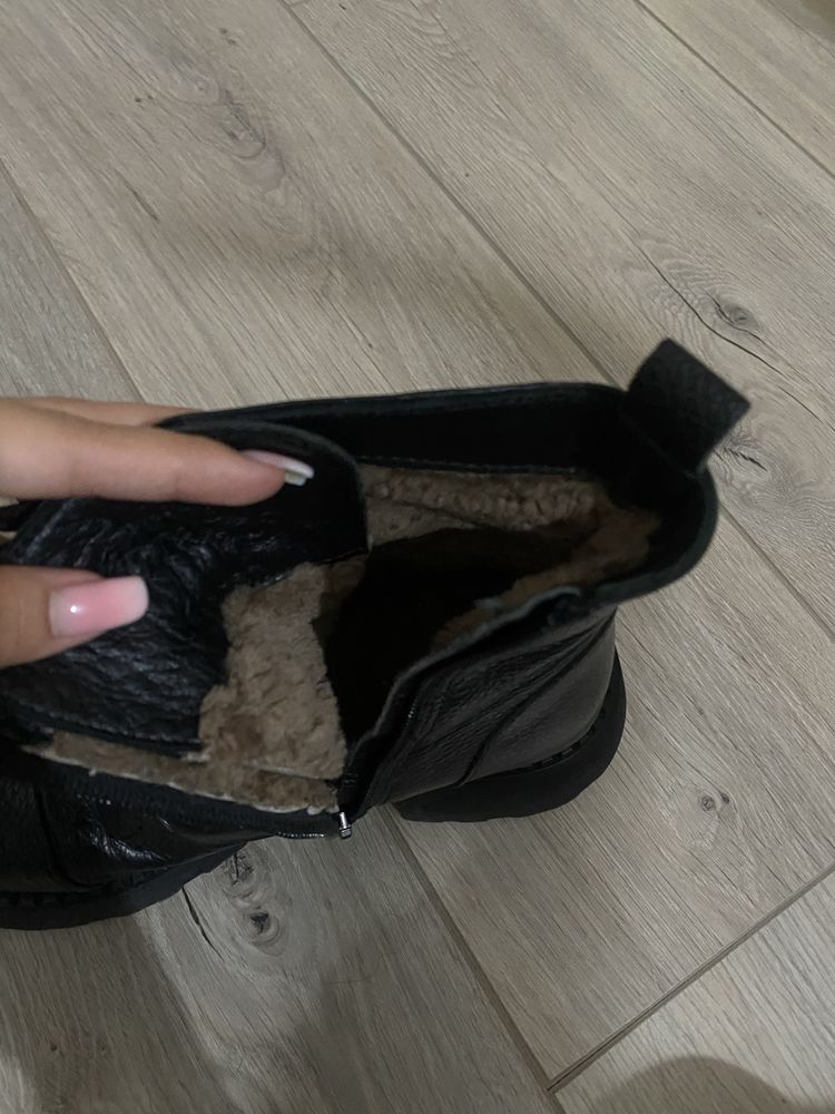 Продаю зимнюю обувь