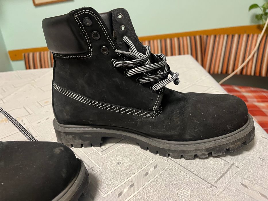 Чисто нови обувки кожени