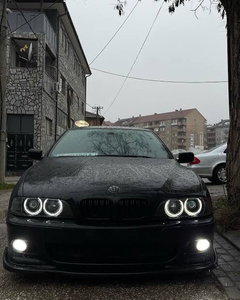 Caut bmw e39 fara motor