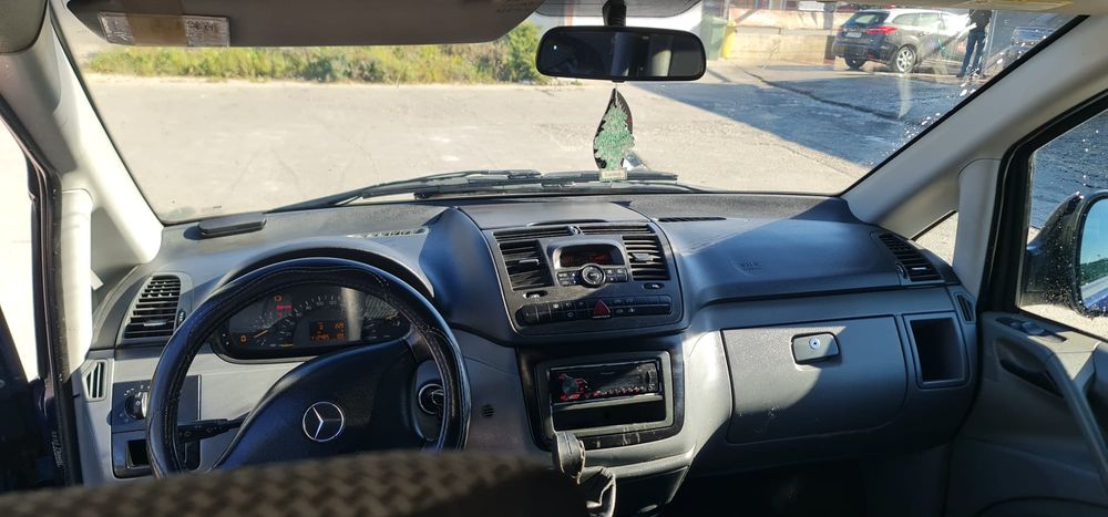Închiriez  Mercedes Vito 5 locuri, de la  150 lei pe zi
