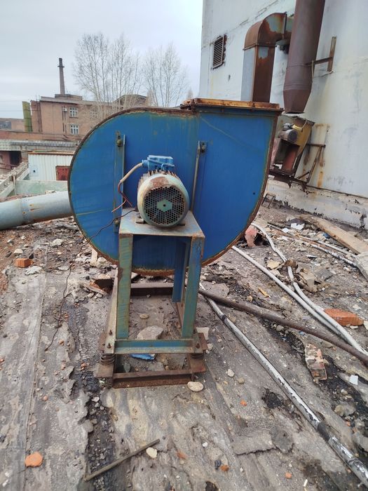 Продам вытяжку улитку б/у