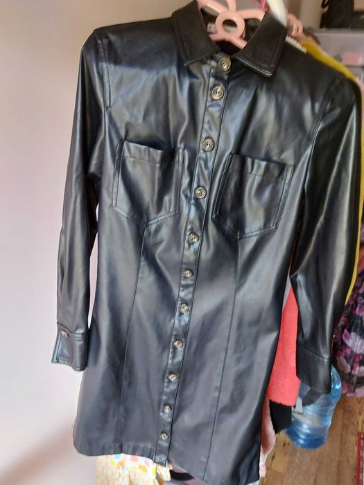 Rochie tip cămașă din piele eco. Mango, S