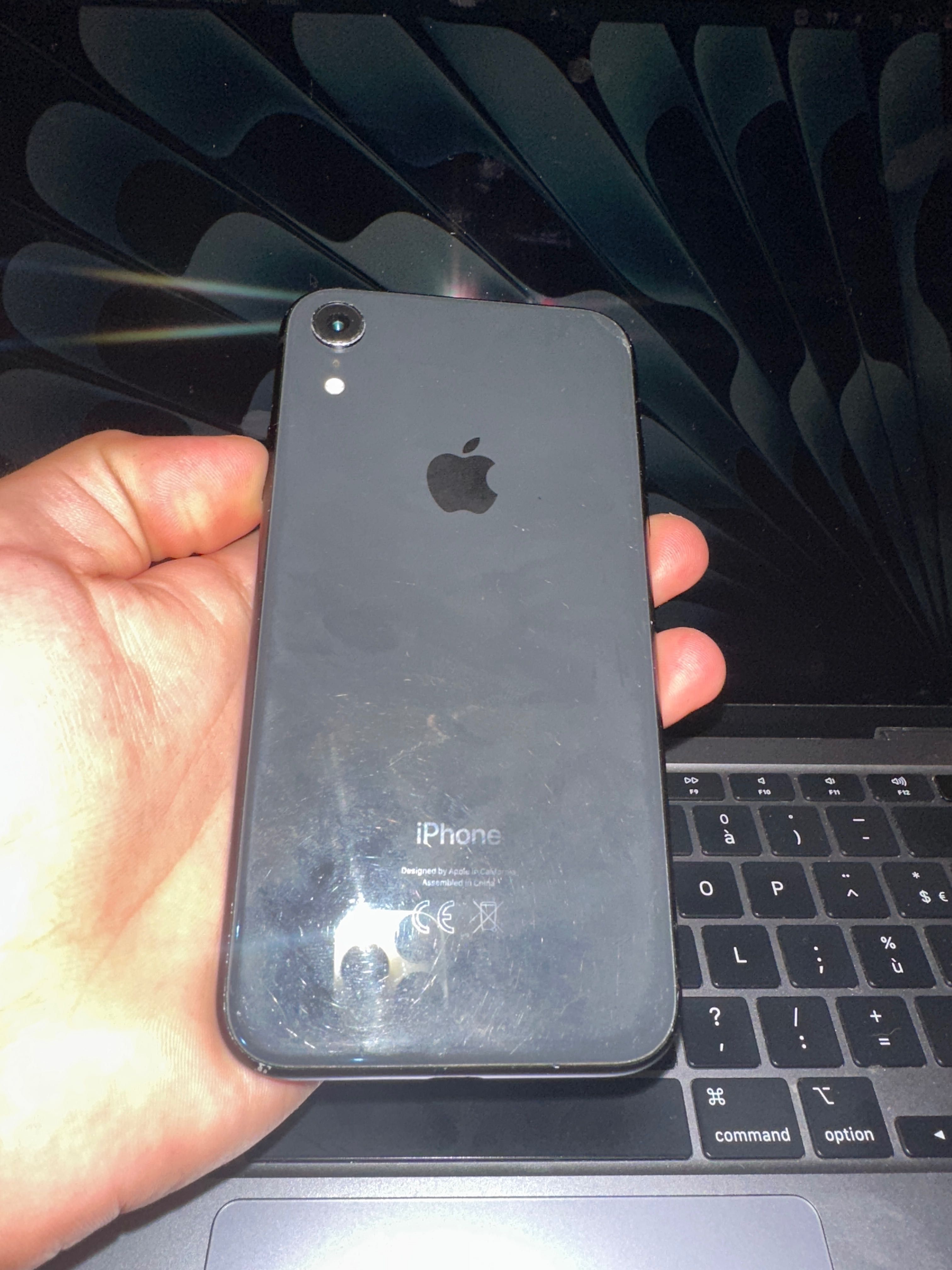 iPhone XR 64 GB черен