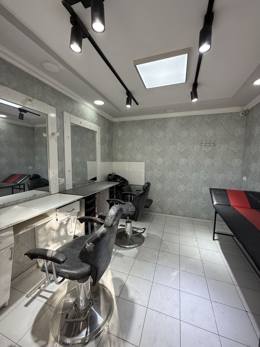 Мини Салон с Мебелью Вдоль дороги