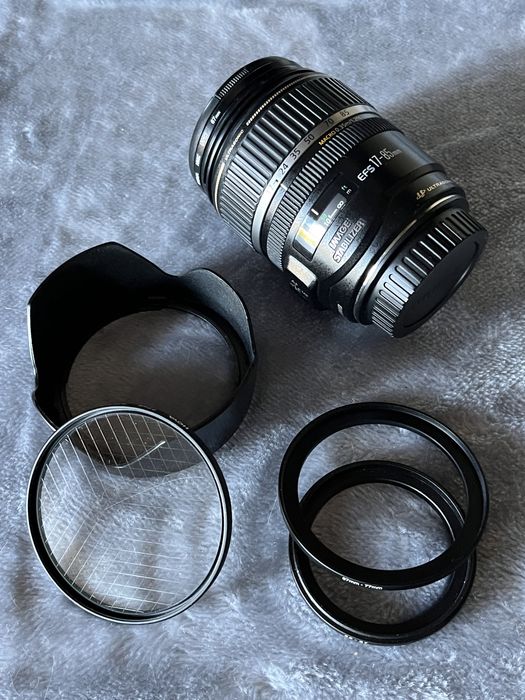 Obiectiv Canon EF-S 17-85mm IS