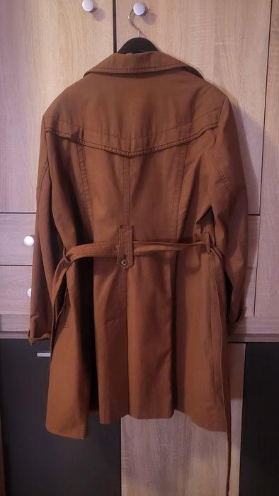 Елегантен дамски костюм